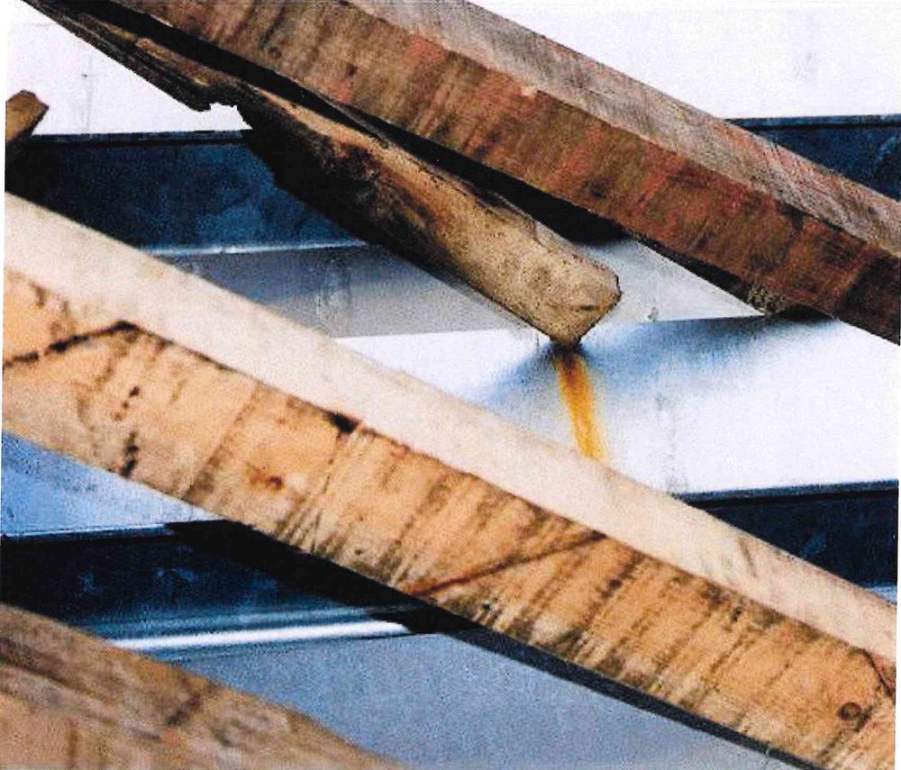 Timber Staining - example of acceptable galvanized finish